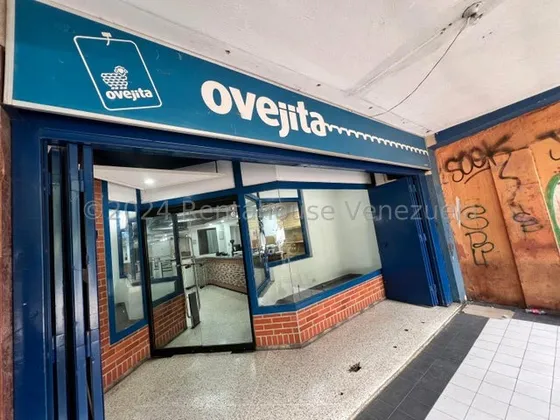 Jip 25-13299. Rentahouse Vende Local Comercial De 233.5 Mts2 Con Mezanina, Excelente Ubicacion Alto Trafico Peatonal Y Vehicular. Centro La Victoria