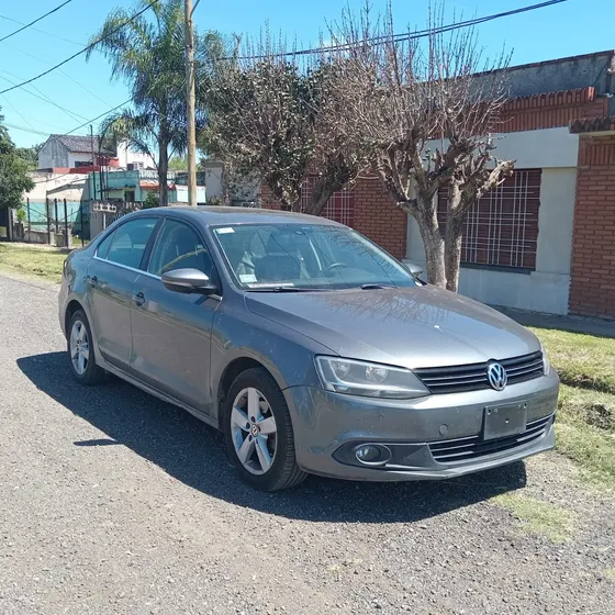 Volkswagen Vento 2.5 Luxury 170cv