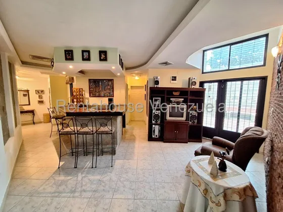 Se Incorpora En Nuestro Inventario Casa En Venta Trigal Centro Una Propiedad De 1 Solo Nivel Conservada, Muy Bien Mantenida E Impecable Queda Totalmente Amoblada Y Equipada Lista Para Habitar