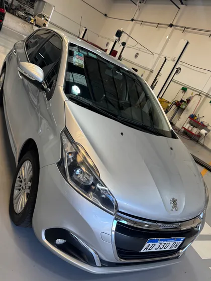 Peugeot 208 1.6 Allure