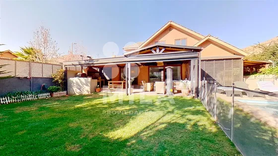 Casa En Venta De 4 Dorm. En Colina