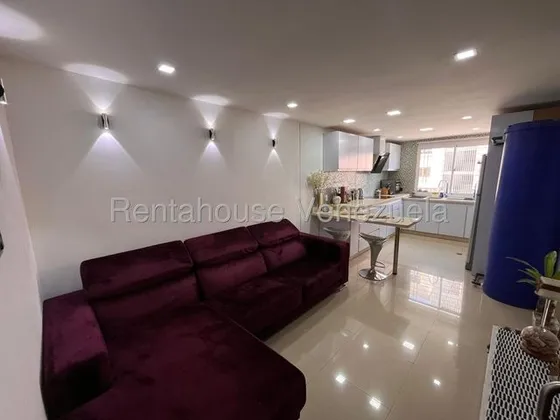 Jean Pavon Tiene Hermoso Apartamento En Venta En Ciudad Roca En El Este De Barquisimeto Lara 2 4 2 1 2