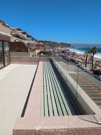 Departamento En Venta De 5 Dorm. En Reñaca