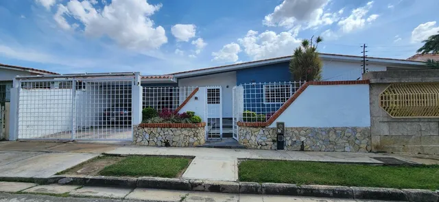 Venta Casa Remodelada Trigal Norte, Calle Cerrada, Un Solo Nivel