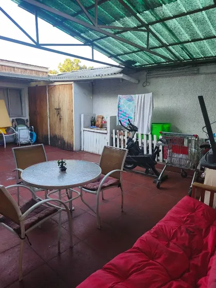Amplia Y Comoda Casa, Con Gran Patio Interior