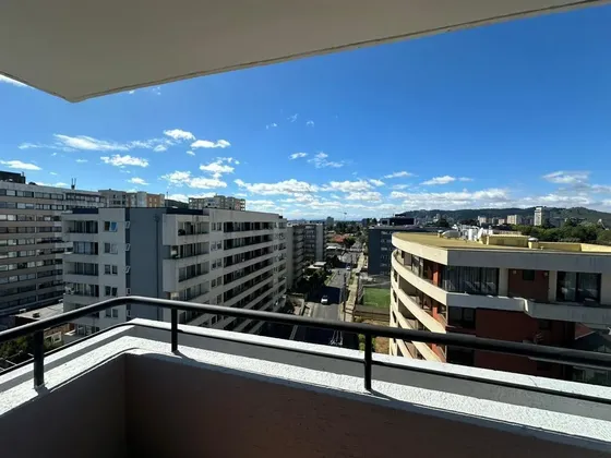 Departamento En Venta De 5 Dorm. En Temuco