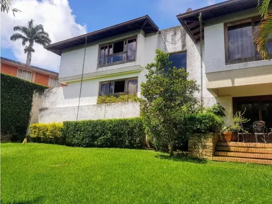 Se Vende Casa 550m2 4h+s/3b+s/4p La Lagunita 5768
