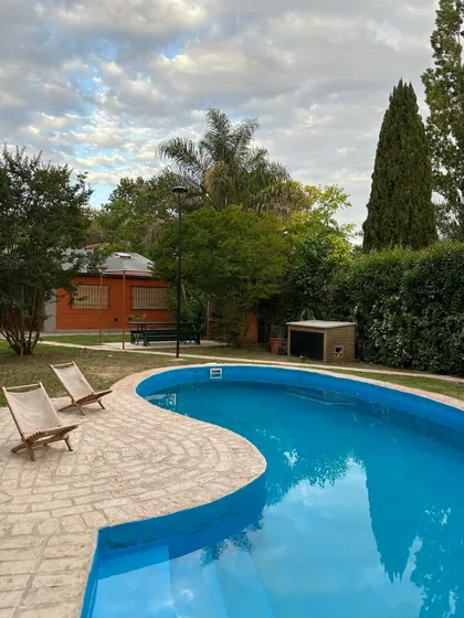 Casa De 3 Ambientes - Parque Leloir - Pileta Y Parrilla