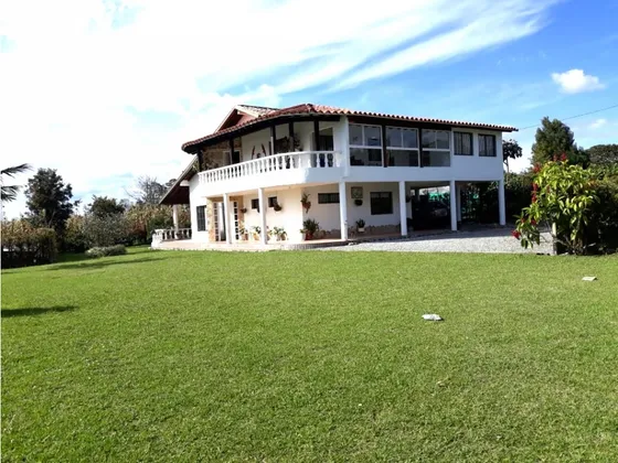 Venta Finca En Carmen De Viboral, 1.280 Mts, Independiente