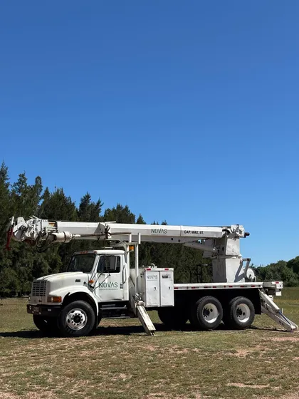 Camion Grua Perforadora Con Barquilla Aislada Hasta 36kv
