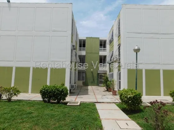 Apartamento Ubicado En Una De Las Zonas Mas Privilegiadas Del Este De La Ciudad