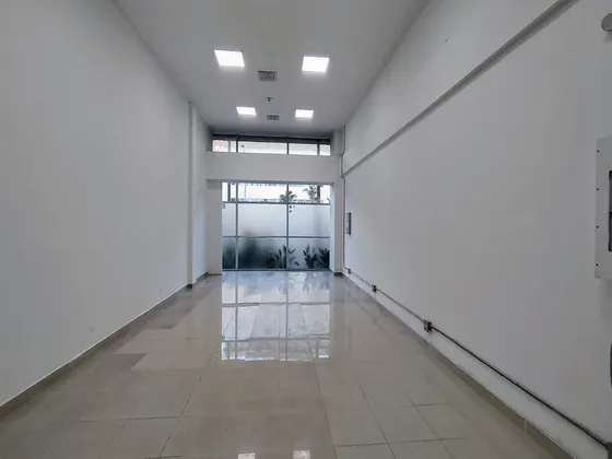 Local En Arriendo Ubicado En Medellin Sector San Diego (17769).