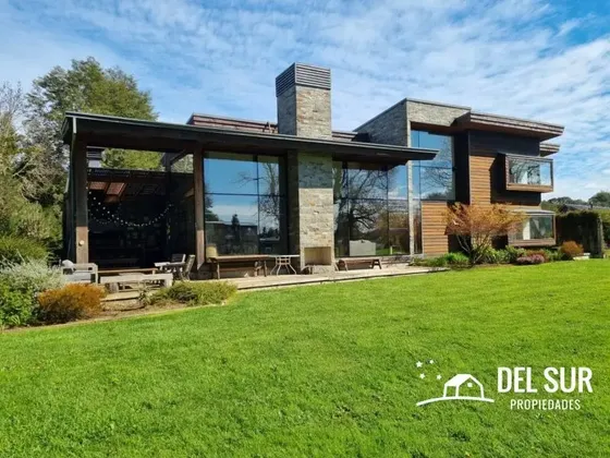 Casa Moderna En Exclusivo Loteo, Vista Volcanes Puerto Varas