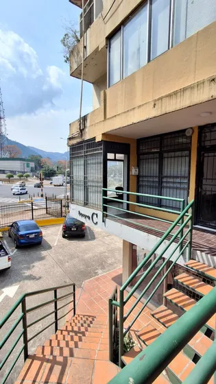 Xv, Venta De Oficina O Local. Ubicado En La Av. 19 De Abril En El C.c El Parque, San Cristóbal Estado Táchira.