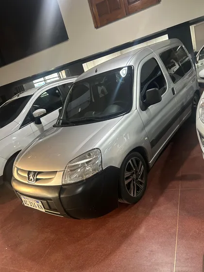 Peugeot Partner Furgon Furgon Hdi Vidriado C/a Homologado