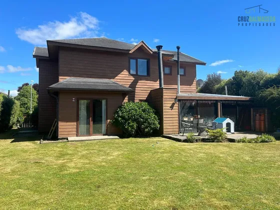Casa En Venta De 4 Dorm. En Puerto Varas