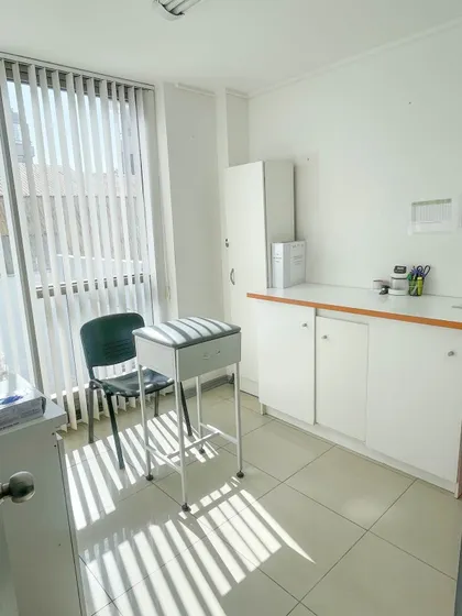 Impecable Oficina En Excelente Sector (2 Privados / 1 Baño)