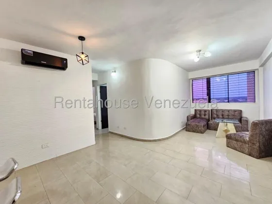 Alquiler Apartamento En San Jacinto Residencias Versalles Maracay  25-18487 Hp