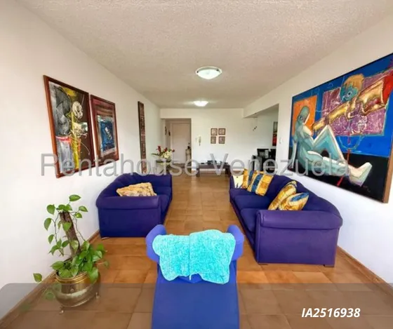 La Urbina En Venta Excelente Y Acogedor Apartamento.
