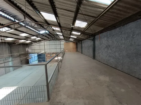 Arriendo Bodega 300 M2 Con Oficinas Y Trifasico, Quilicura