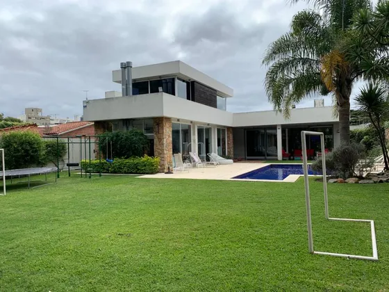 Venta Amplia Casa De 4 Dormitorios En Punta Gorda