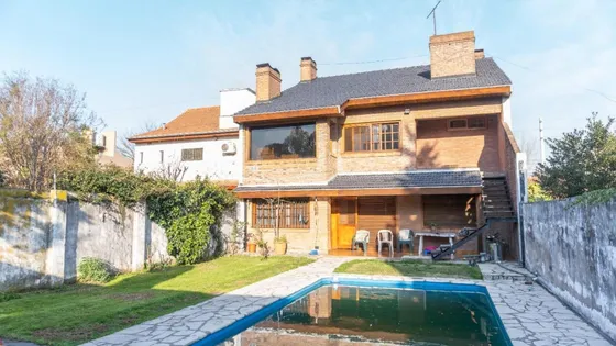 Casa En Venta - 5 Dormitorios 6 Baños - Cochera - 400mts2 - Martínez