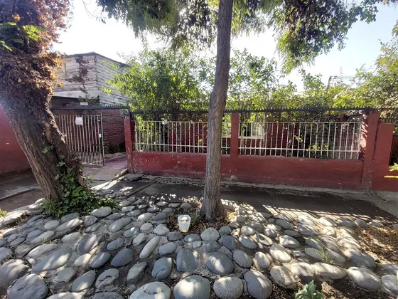 Casa En Venta De 2 Dorm. En Recoleta