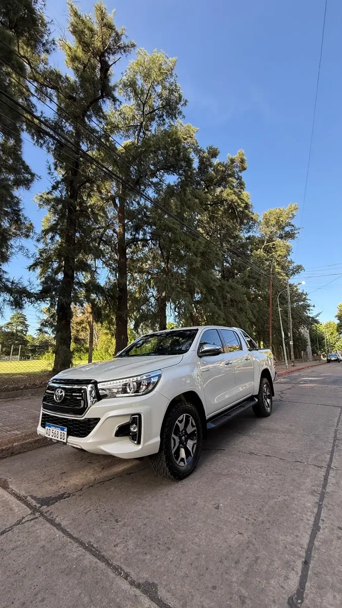 Toyota Hilux SRX