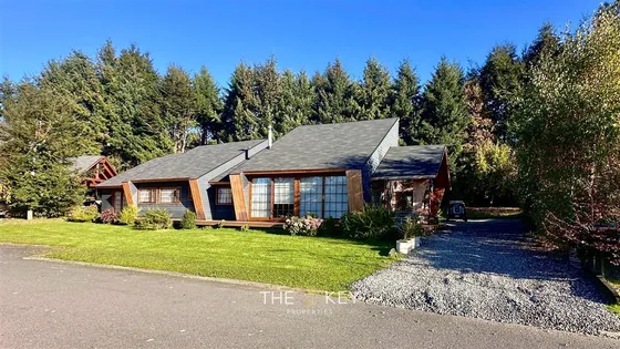 Casa En Venta De 5 Dorm. En Villarrica La Puntilla