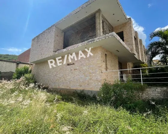 Town House En Obra Gris En Venta, Conj Resd Alkimia, Guatamare, La Asunción, Isla De Margarita.
