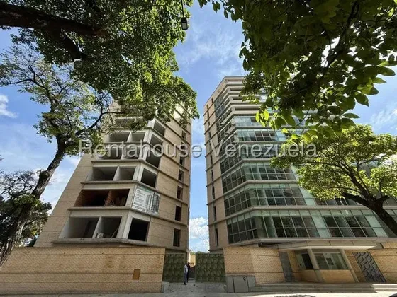 Venta: Penthouse De Lujo Con Financiamiento En El Rosal | At 26-19595