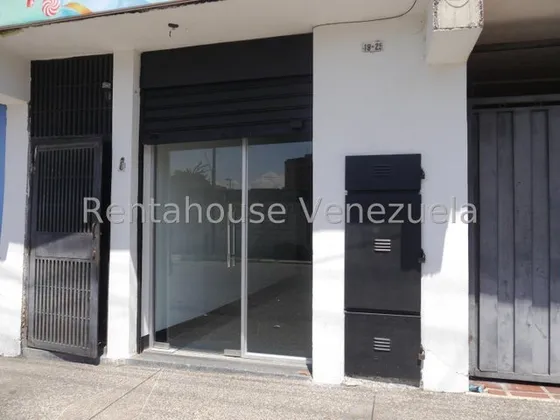 Maritza Lucena Alquila Excelente Y Amplio Local Comercial En Pleno Centro De Barquisimeto, Ideal Para Salón De Belleza, Spa, Es Tu Oportunidad De Abrir Tu Negocio En La Mejor Zona De Barquisimeto.