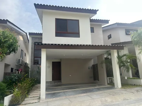 Casa En Venta En Brisas Del Golf Gardenias