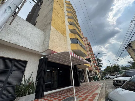 Venta De Amplio Local Comercial Multiproposito, Callejon Prebol Valencia Cód 282963
