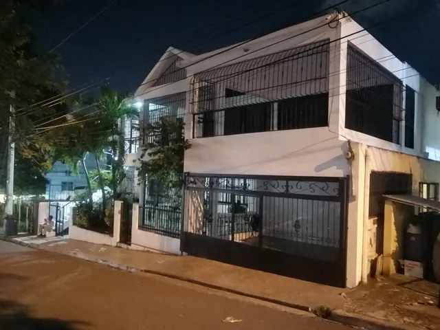 Casa Villa Aura 392mt2 Solar 3 Niveles(2 Niveles De 2 Casas 1 De Apto) 9 Habs 7.5 Baños Marquesina 4 Vehículos Cerrada Zona Residencial Exclusiva Del Sector (inversión Asegurada)c/casa De Aprox.320mt2