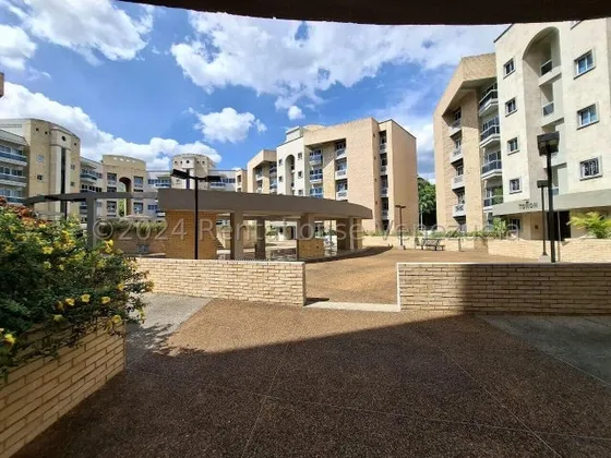 En Venta Resid Maru Park En Urb Las Delicias 25-3943 Gjg