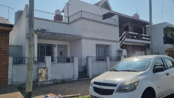 Casa A Pasos De Av. Mitre, Ezpeleta