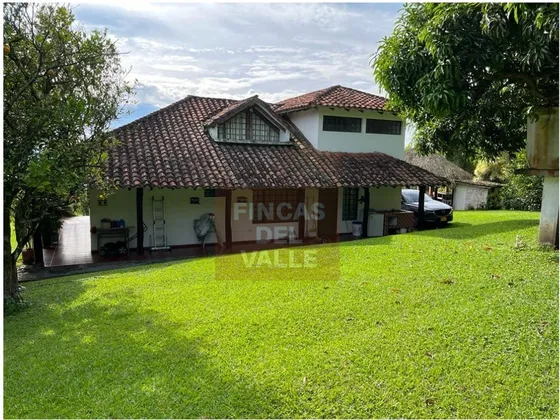 Finca Ubicada En Tablones, Valle Del Cauca ( A 15 Minutos De Palmira  Via El Paraiso). La Propiedad Consta De Un Area Total De 7.729 M2