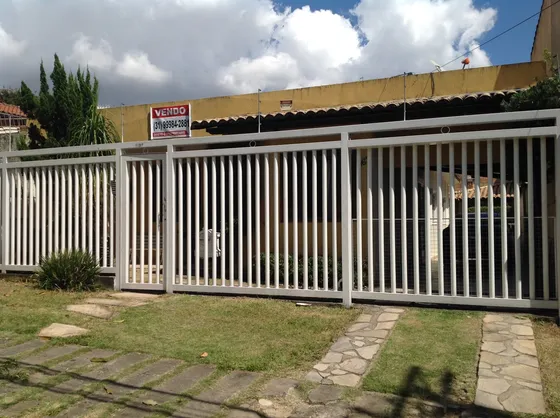Casa Residência Na Avenida Dos Engenheiros.com Piscina 