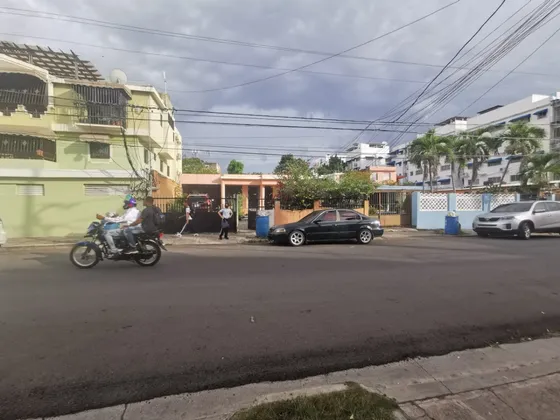 Ensanche Quisqueya, Casas / Solar Propiedad En Venta