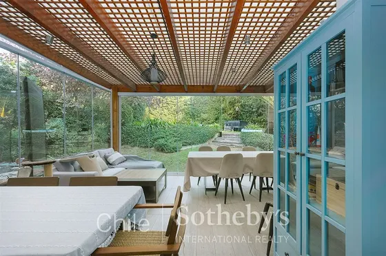 Casa En Venta En San Carlos De Apoquindo Con Piscina