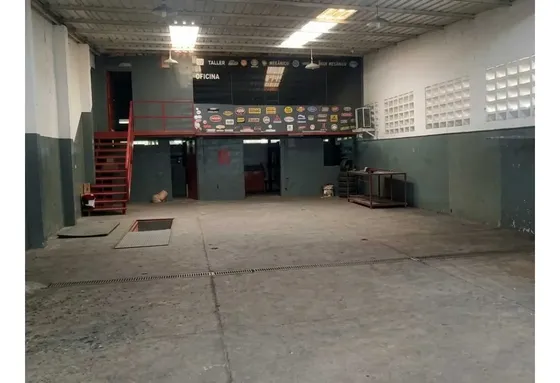 Oportunidad De Alquiler Para Taller Mecanico