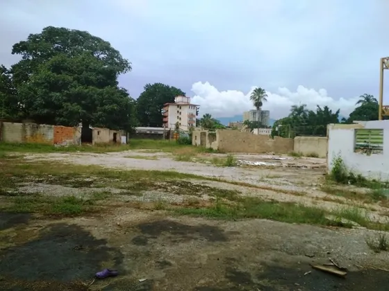M.carpio Vende Terreno Zona Norte De Valencia Detrás Del Seniat Plt-296