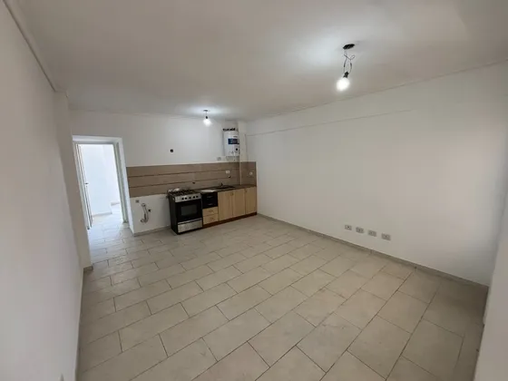 Departamento 2 Ambientes Con Balcón, Bajas Expensas - Morón Sur, Zona Oeste