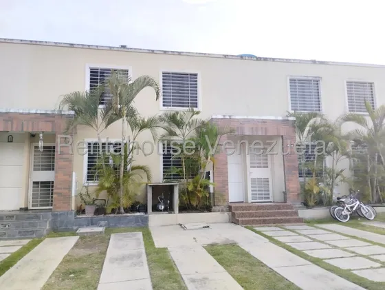 Manuel Perez Alquila Town House En Caminos De Tarabana, Cabudare 25-9980