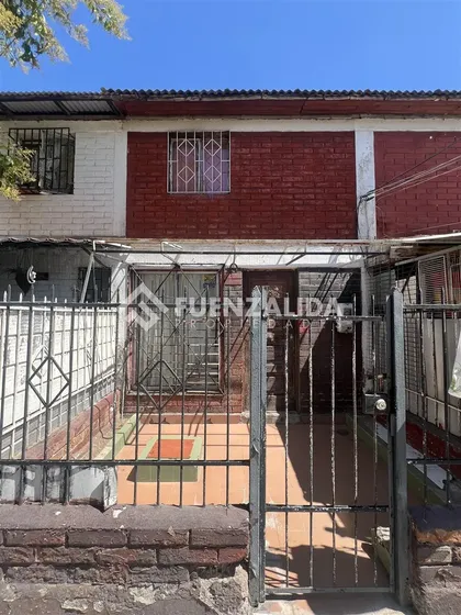 Casa En Venta De 2 Dorm. En Maipú