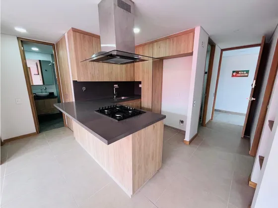 70m2 Apartamento En El Poblado 