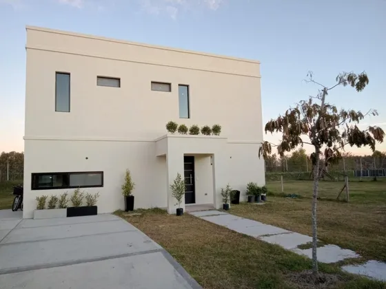 Casa En Acacias Permuta Y Financia - Puertos
