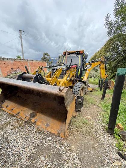 Caterpillar 420 E It, Modelo 2011, Equipo Extensible.