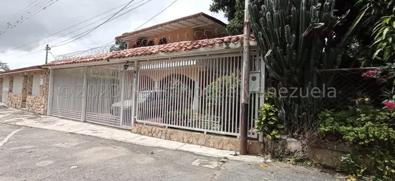 Casa  En Venta Sector Niño Jesus El  Limon  Rah  25-14251 Meglisf